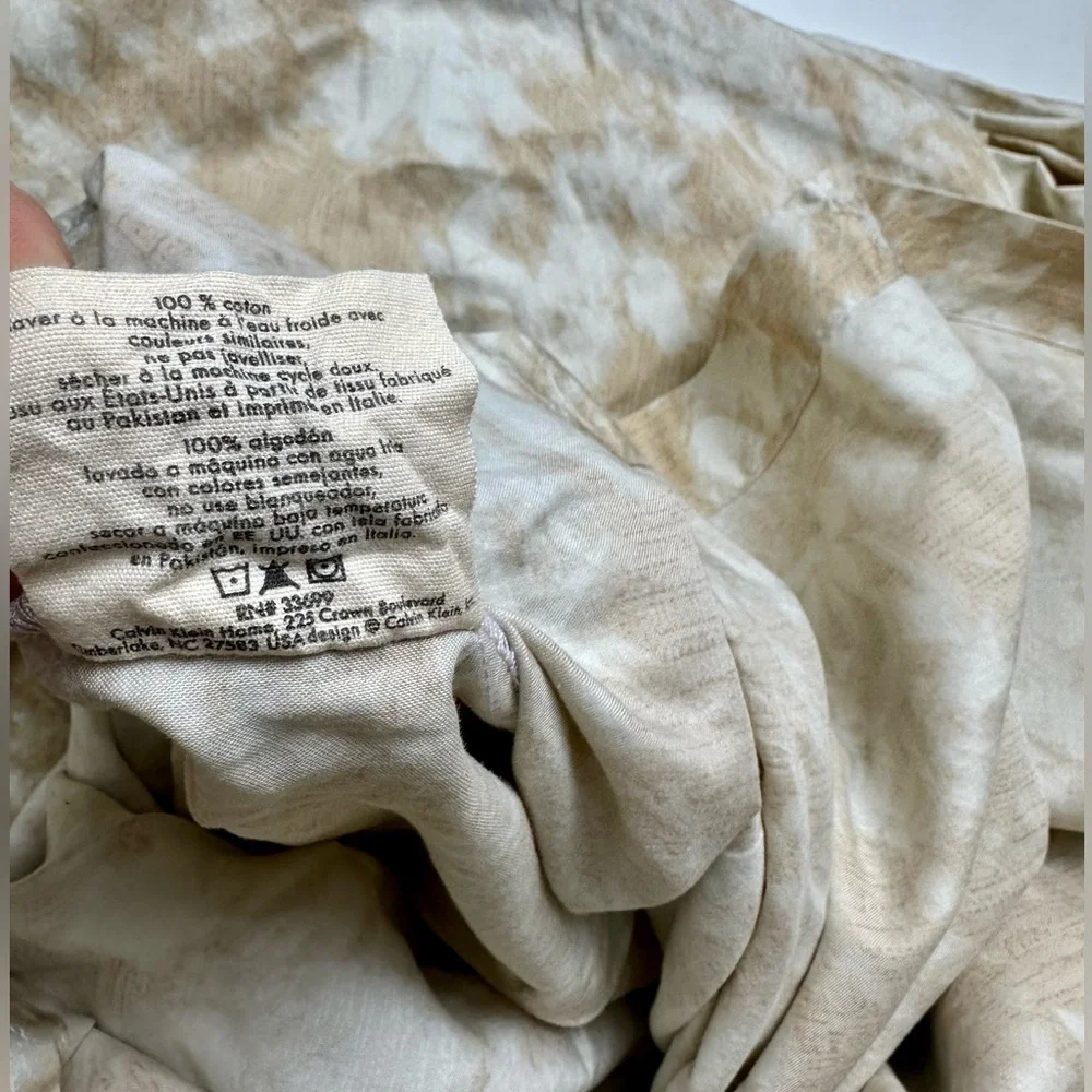 EUC Calvin Klein Duvet Cover, Queen, Satin Cotton, Floral, Peach Orange & Graige